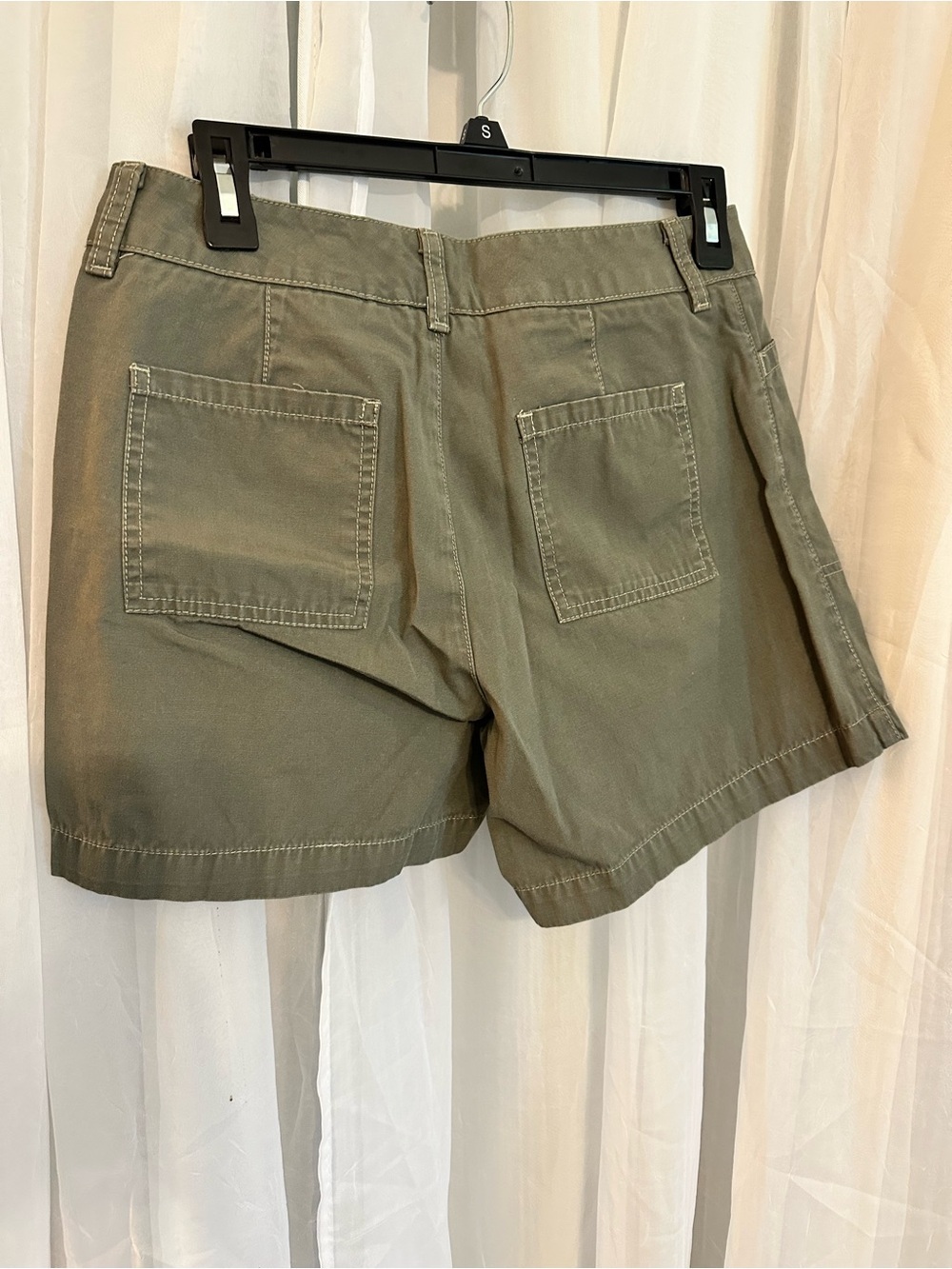 Dockers Women's Army Green Shorts 100% cotton - Picture 9 of 10